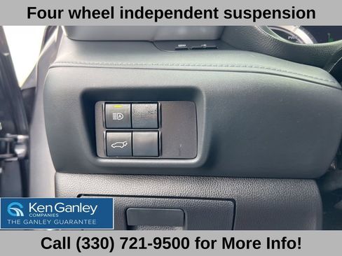 Used 2024 Toyota Highlander XLE image 29