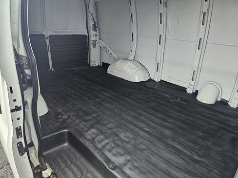 Used 2020 Chevrolet Express 3500 RWD image 13