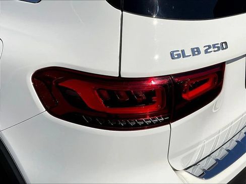 Certified 2023 Mercedes-Benz GLB 250 4MATIC image 25