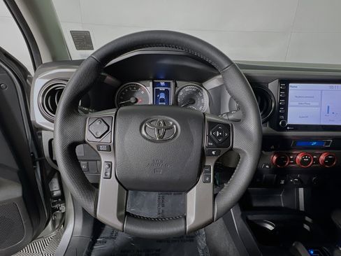 Used 2022 Toyota Tacoma SR5 w/ Technology Package image 18
