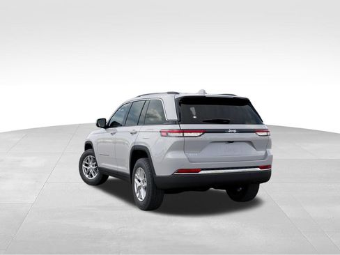 New 2026 Jeep Grand Cherokee Laredo X AWD/4WD image 3