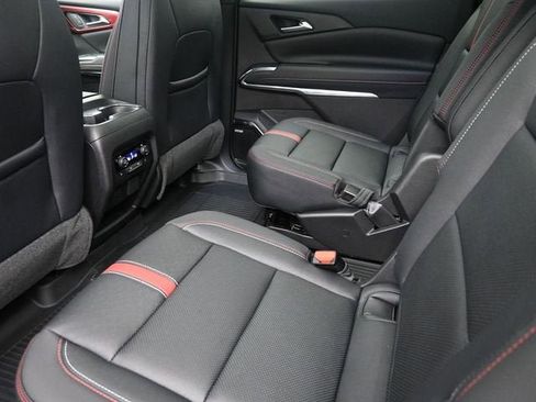 New 2026 Chevrolet Traverse RS w/ LPO, Floor Liner Package FWD image 20