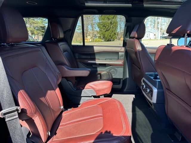 Used 2024 Ford Expedition Limited AWD/4WD image 19