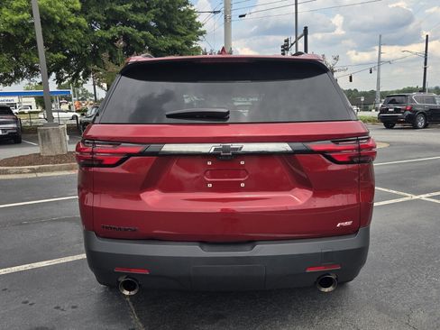 Used 2023 Chevrolet Traverse RS FWD image 7