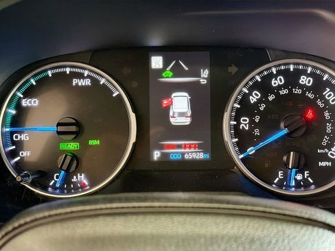 Used 2022 Toyota RAV4 XLE w/ Convenience Package image 12