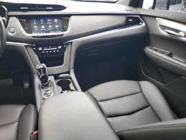 Certified 2024 Cadillac XT6 Luxury FWD image 18
