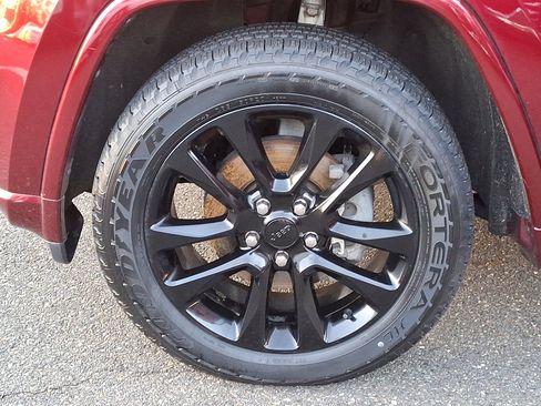 Used 2020 Jeep Grand Cherokee Altitude image 28