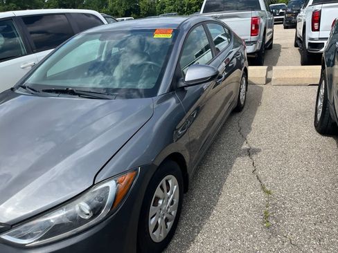 Used 2018 Hyundai Elantra SE FWD image 6