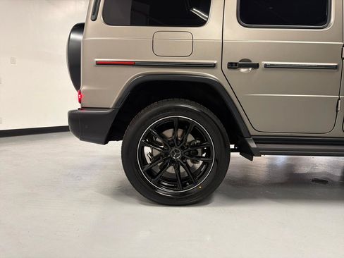 Used 2025 Mercedes-Benz G 550 image 9