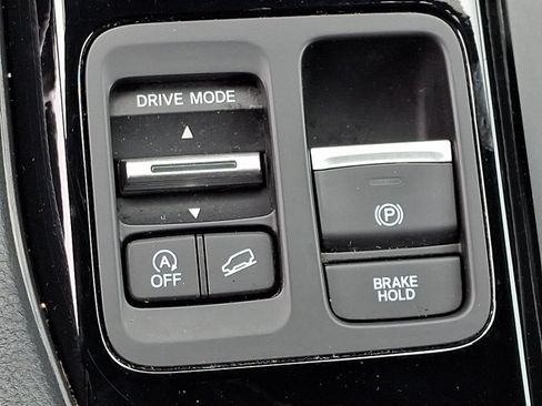 Certified 2023 Honda Pilot Sport image 25