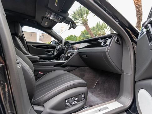 Used 2024 Bentley Flying Spur S V8 AWD/4WD image 19