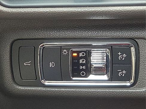 Used 2021 Lincoln Corsair Reserve w/ Equipment Group 201A FWD image 18
