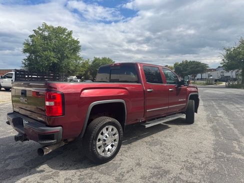 Used 2017 GMC Sierra 2500 Denali w/ Duramax Plus Package AWD/4WD image 3