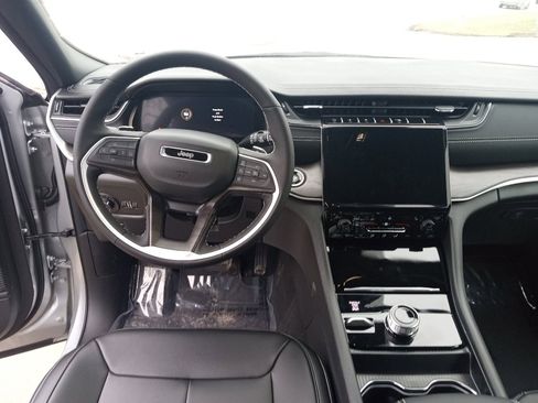 New 2025 Jeep Grand Cherokee L Limited image 6