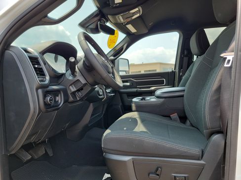 Used 2025 RAM 2500 Big Horn AWD/4WD image 7