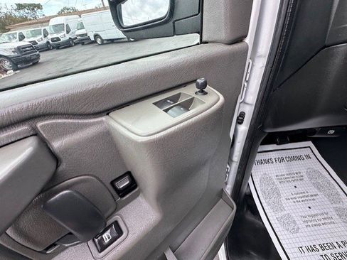 Used 2016 Chevrolet Express 2500 image 17