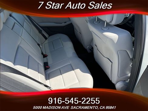 Used 2013 Mercedes-Benz E 350 Sedan image 21