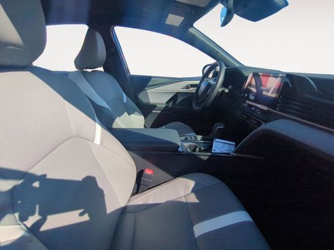 New 2026 Toyota Camry SE image 15