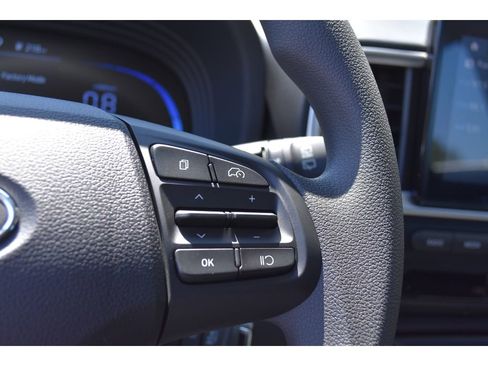 New 2025 Hyundai Venue SE image 19