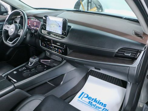 Used 2023 Nissan Rogue Platinum w/ Platinum Premium Package image 29