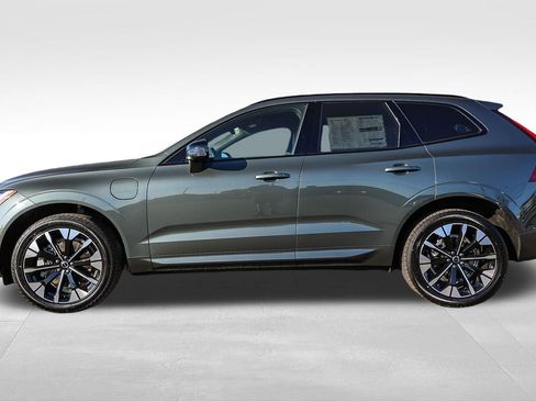 New 2026 Volvo XC60 T8 Plus w/ Climate Package AWD/4WD image 8