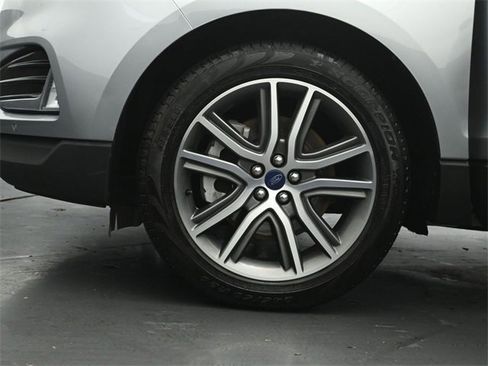 Certified 2022 Ford Edge Titanium w/ Class II Trailer Tow Package image 35