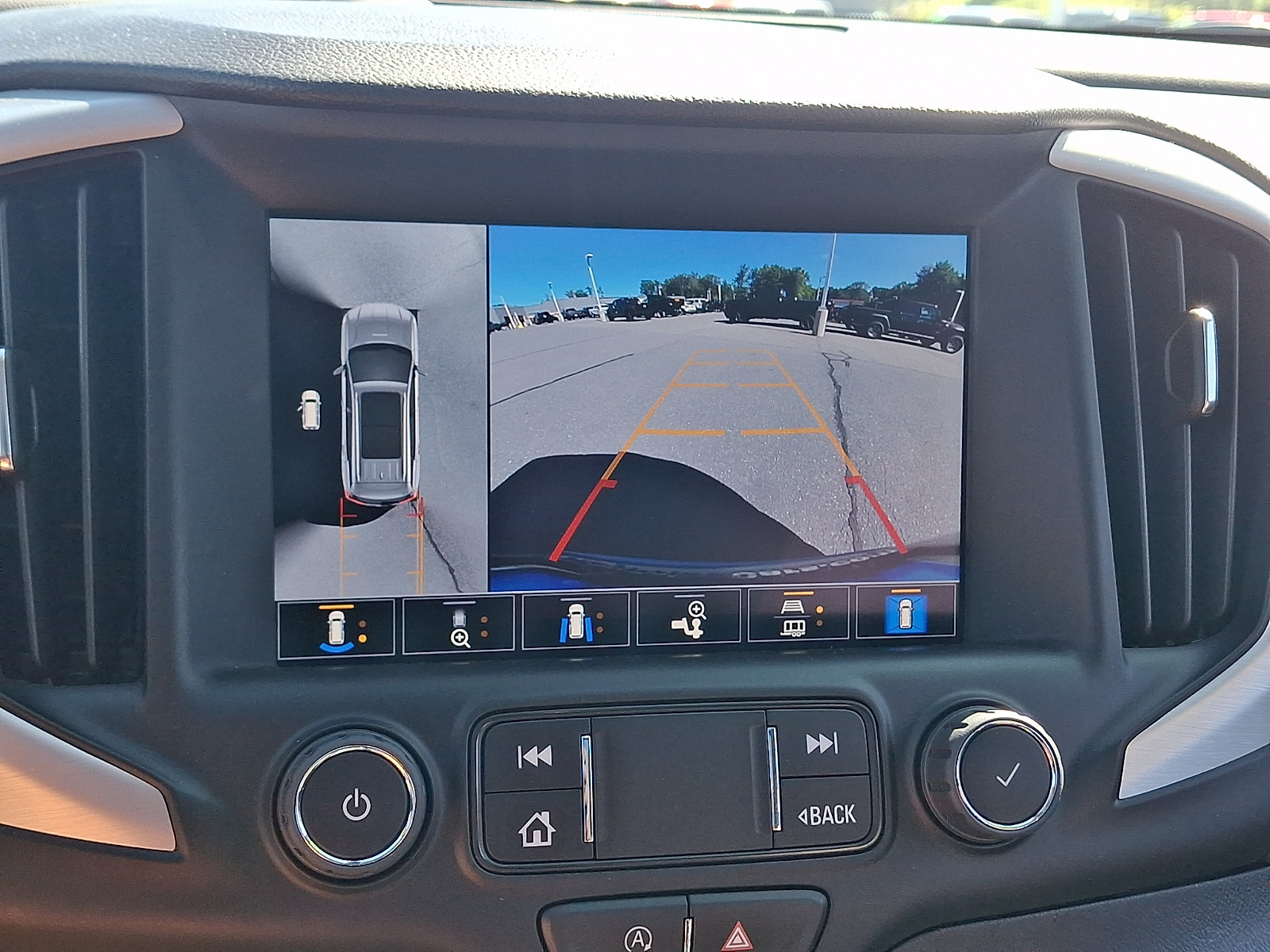 Certified 2023 GMC Terrain SLT w/ Tech Package AWD/4WD image 16