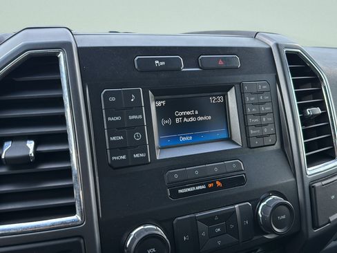 Used 2016 Ford F150 XLT AWD/4WD image 15