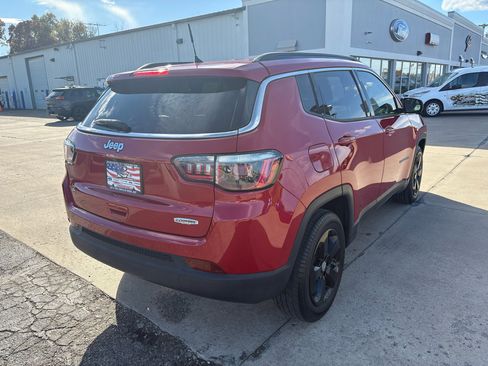 Used 2018 Jeep Compass Latitude image 5