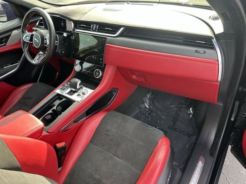 Used 2024 Jaguar F-PACE SVR image 12
