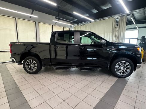 Certified 2024 Chevrolet Silverado 1500 LT AWD/4WD image 3