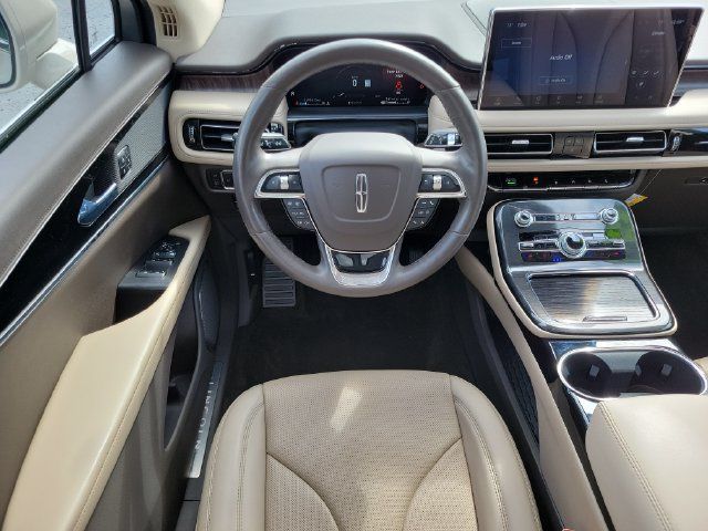 Used 2023 Lincoln Nautilus Reserve AWD/4WD image 27