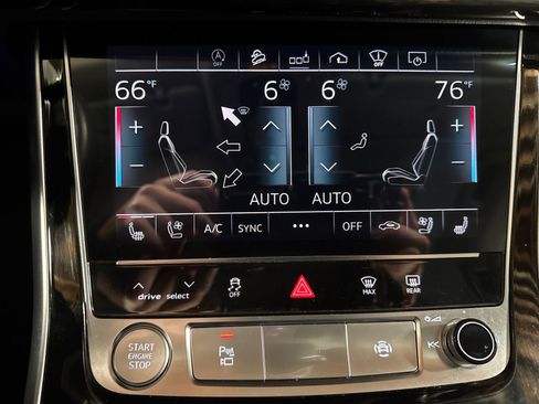Used 2020 Audi Q8 Prestige w/ Prestige Package image 19