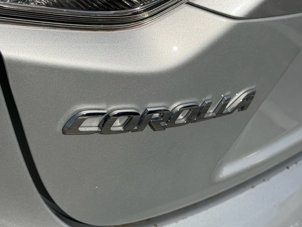 Used 2021 Toyota Corolla LE FWD image 14