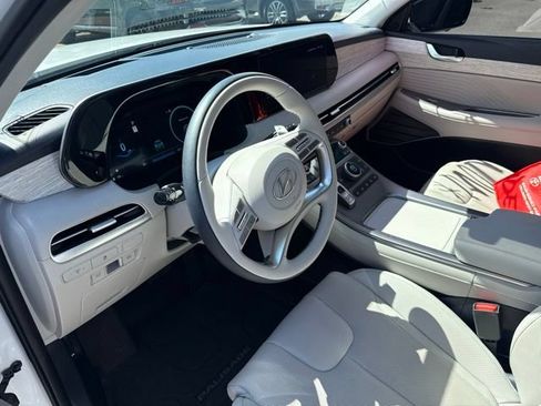 Used 2025 Hyundai Palisade Calligraphy FWD image 15