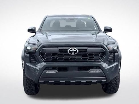 Used 2025 Toyota Tacoma TRD Off-Road AWD/4WD image 2