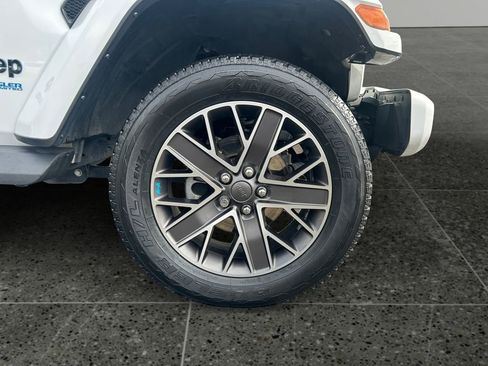 Used 2022 Jeep Wrangler Unlimited Sahara image 9