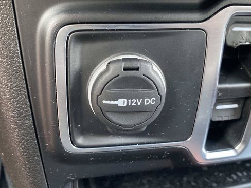 Used 2024 Jeep Wrangler Unlimited Sahara AWD/4WD image 30