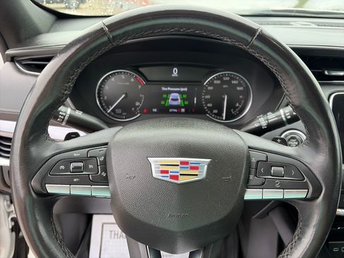 Used 2023 Cadillac XT4 Luxury w/ Cold Weather Package AWD/4WD image 15