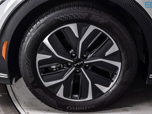 Used 2024 Kia EV6 Light image 10