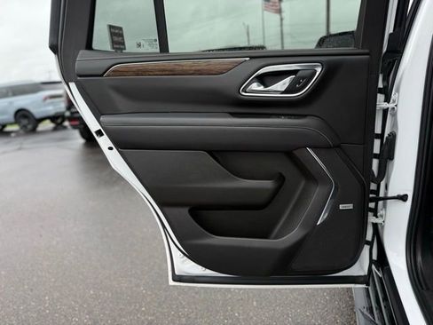 Used 2024 Chevrolet Tahoe Premier AWD/4WD image 15