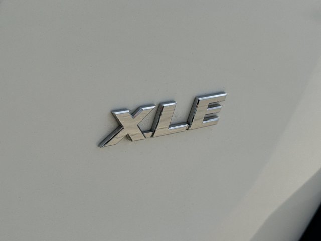Used 2015 Toyota RAV4 XLE FWD image 13
