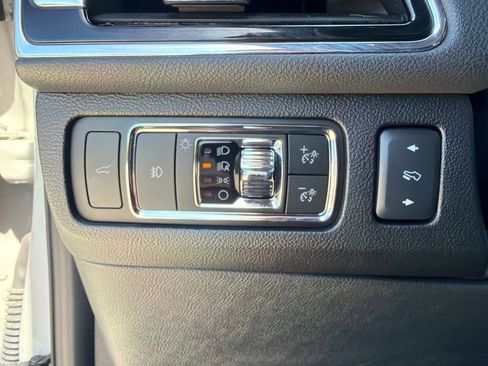Used 2023 Lincoln Navigator Reserve AWD/4WD image 32