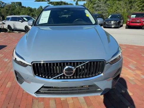 Used 2022 Volvo XC60 B5 Momentum w/ Protection Package Premier FWD image 6