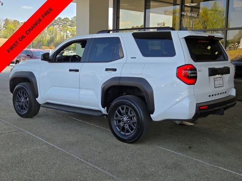 Used 2025 Toyota 4Runner SR5 AWD/4WD image 3