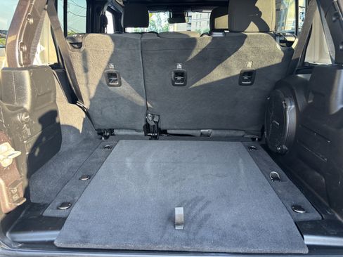 Used 2021 Jeep Wrangler Unlimited Sport AWD/4WD image 10
