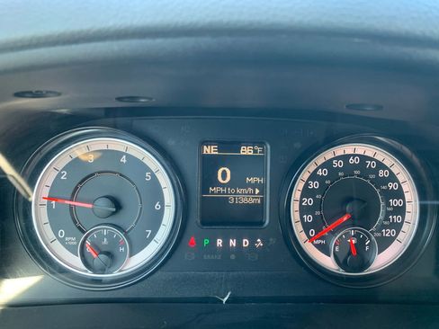 Used 2016 RAM 2500 Tradesman RWD image 11