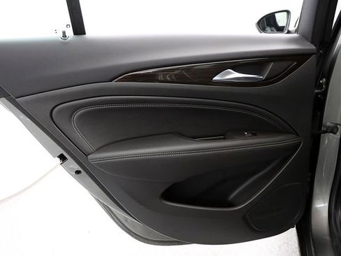 Used 2019 Buick Regal Avenir w/ Driver Confidence Package II image 26