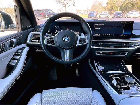 Certified 2025 BMW X7 xDrive40i image 5