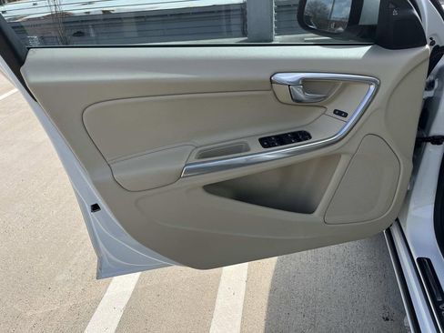 Used 2016 Volvo S60 T5 Premier w/ Convenience Package image 22
